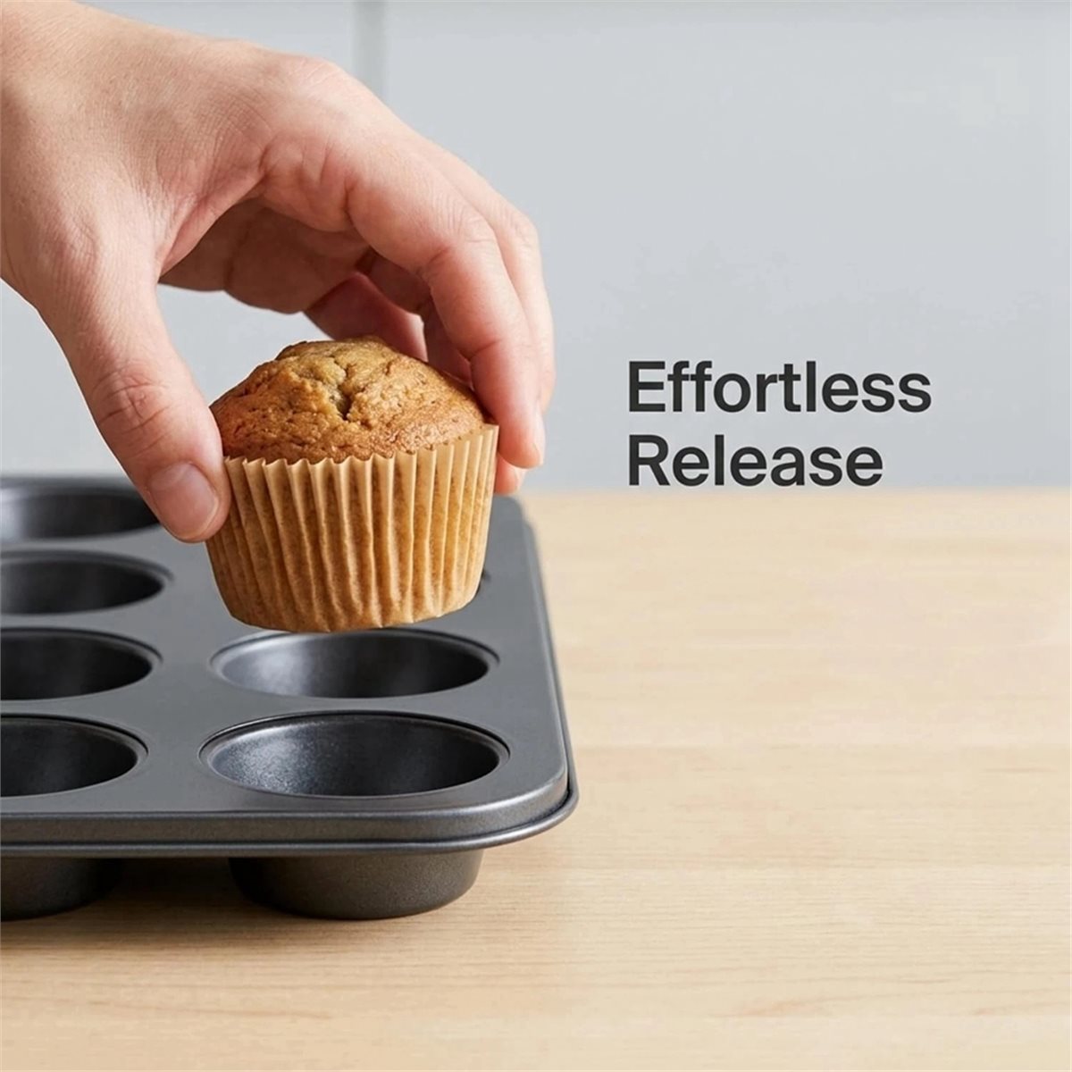 Muffin Tin Nonstick - ミニマフィンパン、カップケーキライナー付き、ベーキング用、24カップノンスティックカーボンスチールカップケーキパン、ベーキング用品用マフィン型